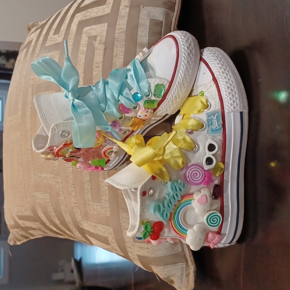 Custom made converse all*star tennis shoes size 10.5 in great condition